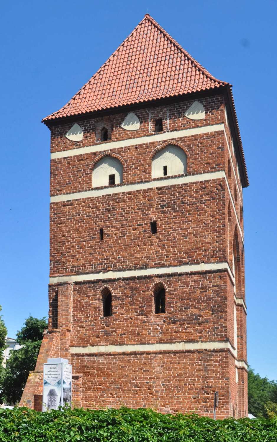 Fotos Historical tower in the old town of Malbork