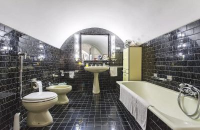 Palacio en venta Oria, Apulia, Cuarto de baño