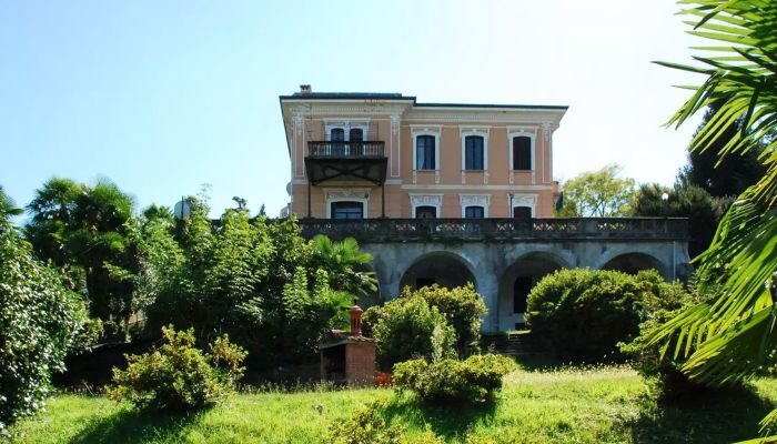 Villa histórica en venta 28838 Stresa, Piamonte,  Italia