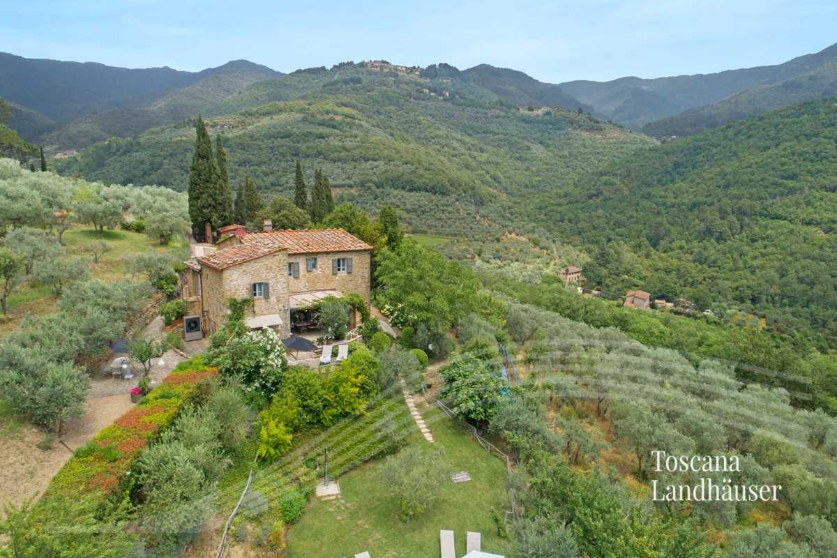 Fotos Loro Ciuffenna - Rustico romantico con piscina in posizione panoramica