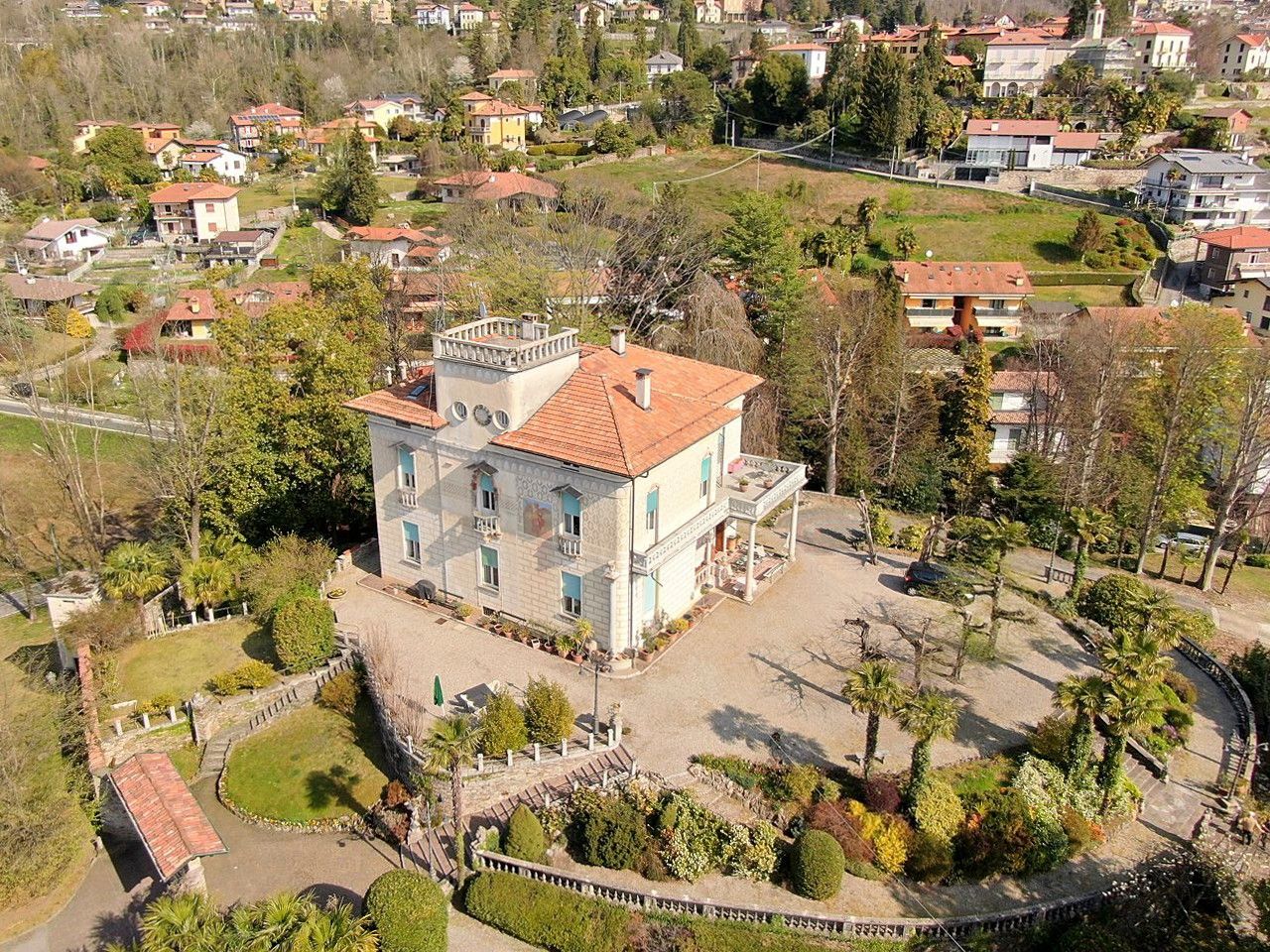 Fotos Villa histórica de lujo en Verbania con vistas al lago