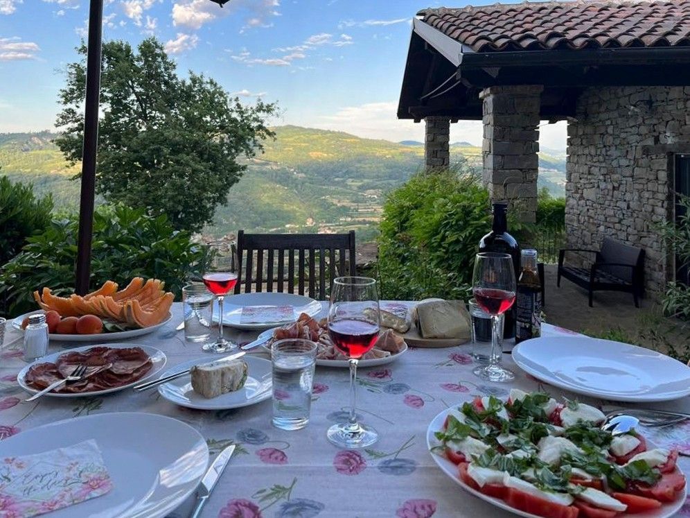 Fotos Exclusiva casa de vacaciones en Piamonte con impresionantes vistas y piscina