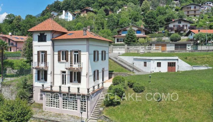 Villa histórica en venta Dizzasco, Lombardía,  Italia