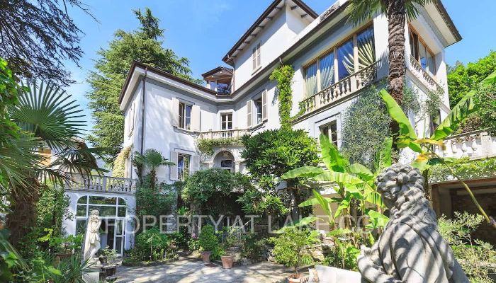 Villa histórica en venta Dizzasco, Lombardía,  Italia