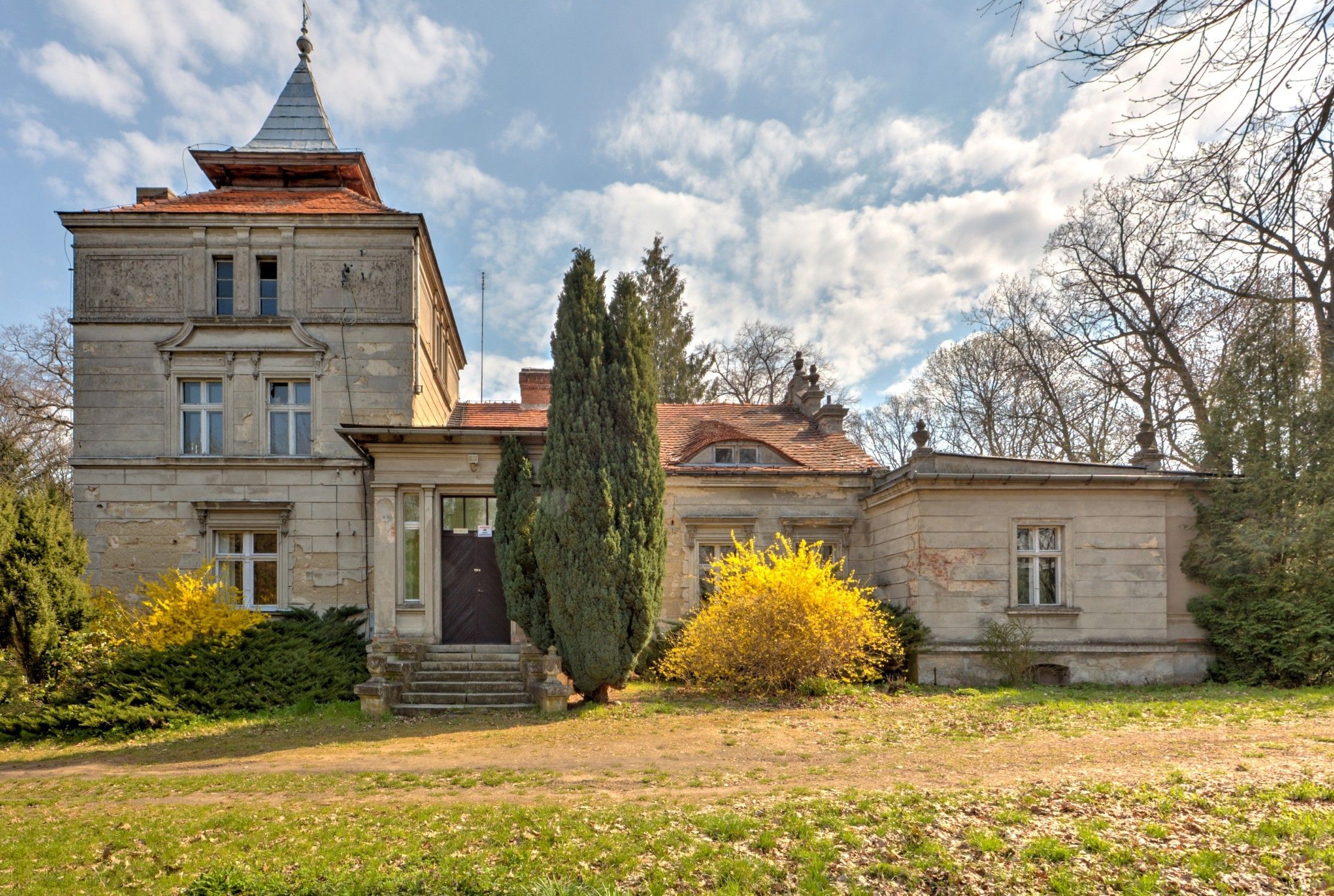 Fotos Casa señorial con pequeño parque en Gran Polonia