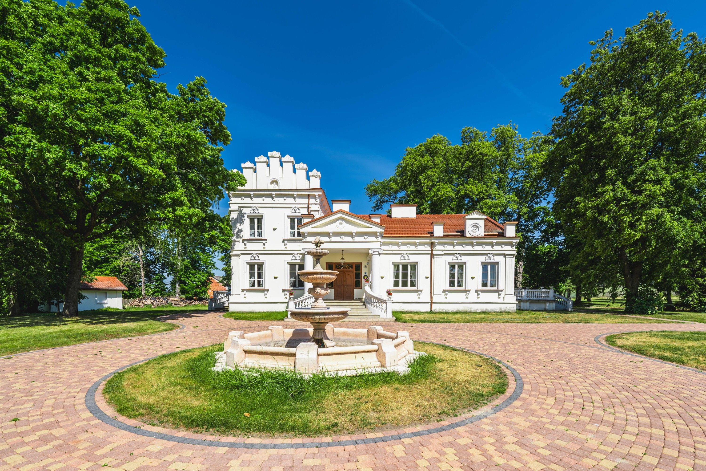Fotos Palacio con parque cerca de Varsovia