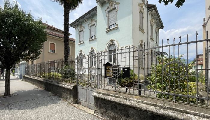 Piso en castillo en venta Luino, Lombardía,  Italia