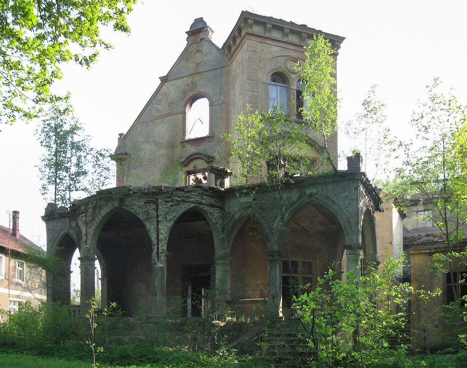 Fotos Ruinas de un palacio en la frontera polaco-alemana