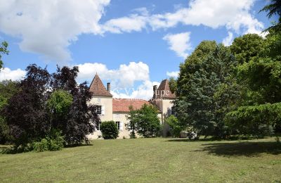 Inmuebles con carácter, Casa señorial en un entorno natural tranquilo en Nueva Aquitania