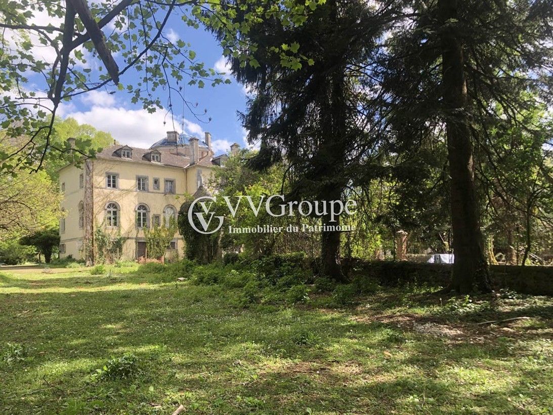 Fotos Castillo en espera de renovación, a los pies de los Pirineos