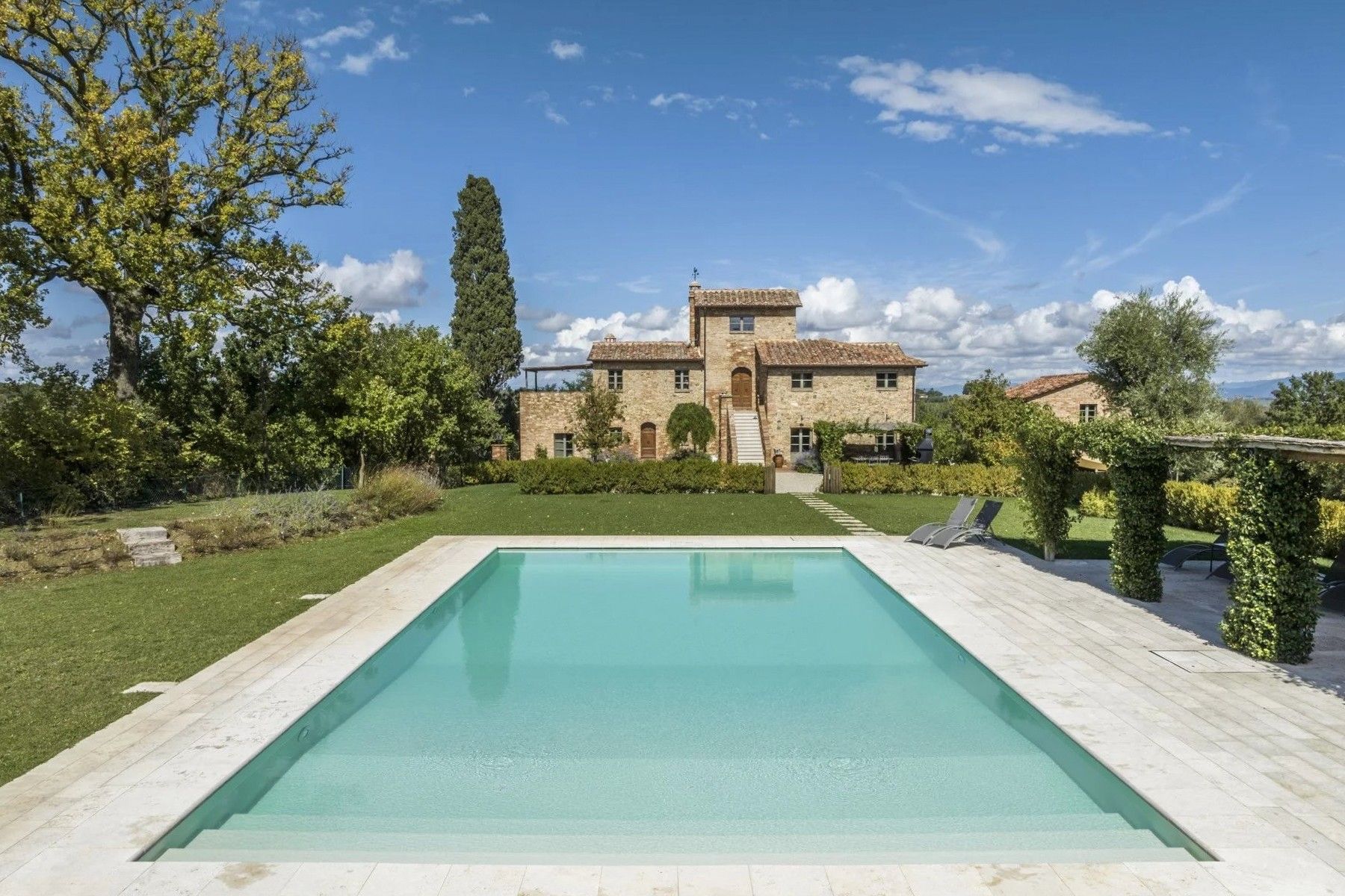 Fotos Propiedad en la Toscana con Vista Panorámica en Montepulciano, Siglo XIX