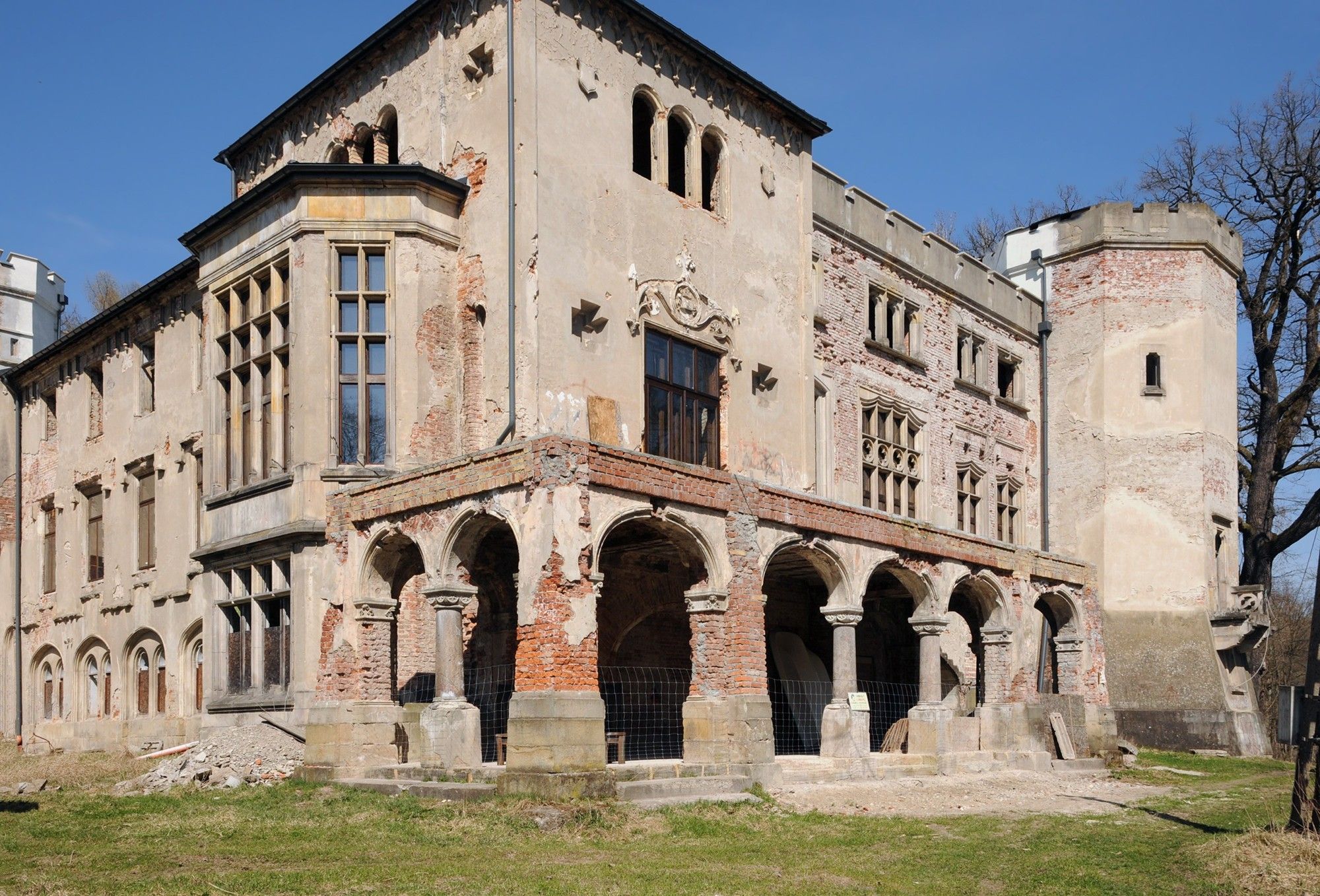 Fotos Palacio neogeótico en Polonia - Inspirado en los castillos escoceses