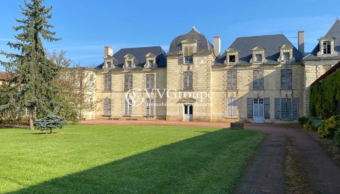 Palacio en venta Thouars, Nueva Aquitania,  Francia