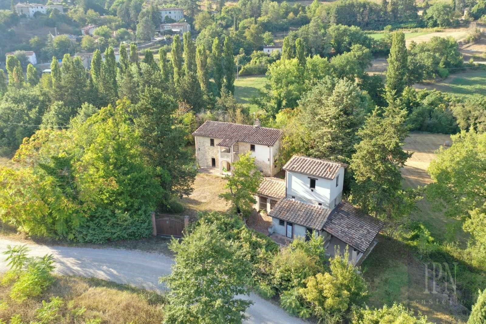 Fotos Granja histórica en Umbría en 1 hectárea de terreno