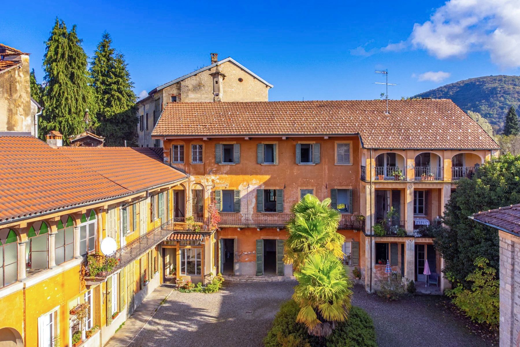 Fotos Edificio histórico en Miasino, en el lago de Orta