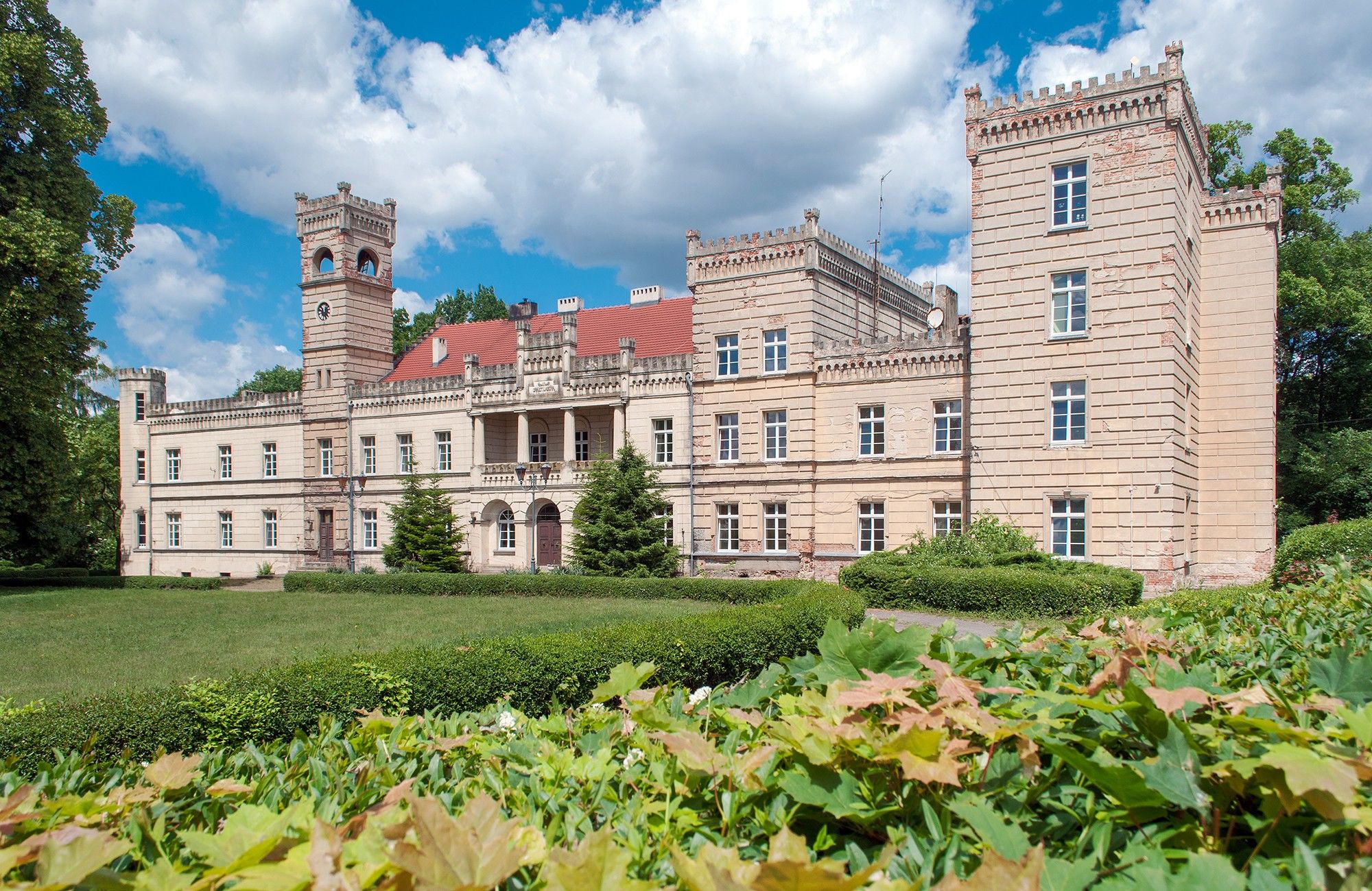 Fotos Palacio de Gościeszyn, ejemplo emblemático de arquitectura neogótica