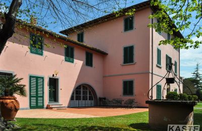 Villa histórica en venta Pardossi, Toscana, Vista lateral