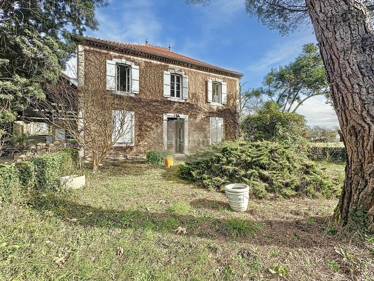 Fotos Casa de campo burguesa con gran jardín cerca de Maubourguet