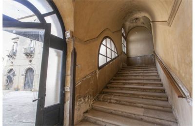 Palacio en venta Parabita, Apulia, Escalera