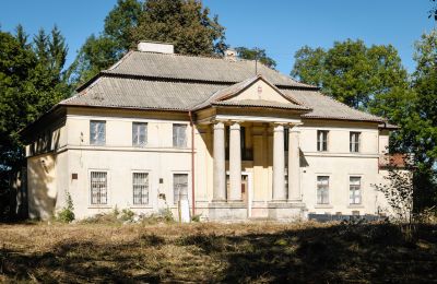 Palacio en venta Puszcza Mariańska, Voivodato de Mazovia, Vista exterior