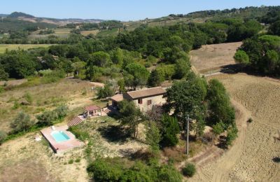 Finca en venta Montescudaio, Toscana, RIF 2185 Blick auf Haus und Pool