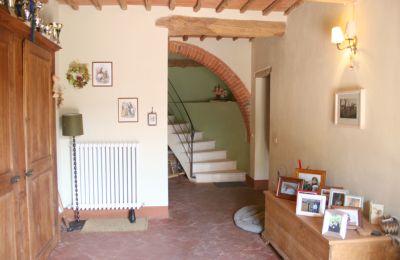 Finca en venta Arezzo, Toscana, RIF2262-lang8#RIF 2262 Eingangsbereich mit Treppenaufgang