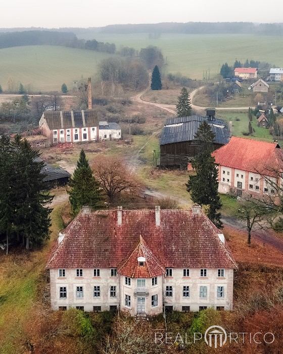 Dwór - Gutshaus oder Gutshof