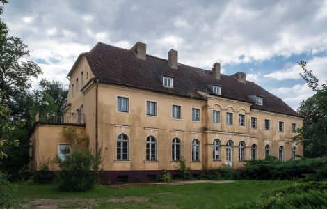 /pp/cc_by/thumb-deutschland-mecklenburg-vorpommern-nadrensee-herrenhaus.jpg