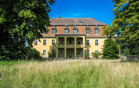 /pp/cc_by_sa/thumb-deutschland-brandenburg-sembten-herrenhaus.jpg